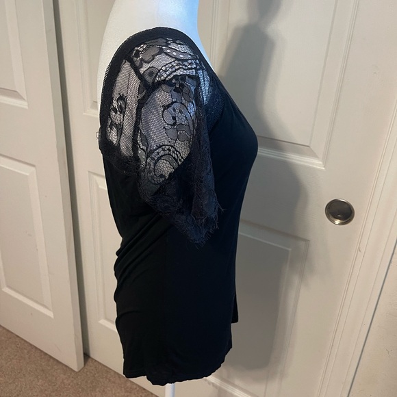 Women’s top - Picture 2 of 4